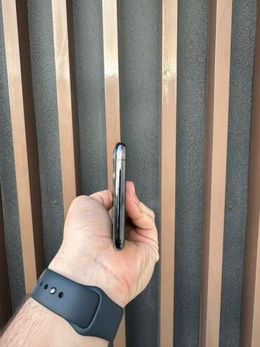 iphone 70: IPhone 11 Pro Max, 64 GB — 4