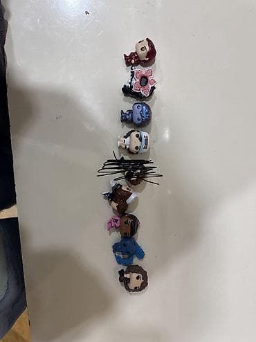 vinil disk: Funko Pop üslublu mini fiqurlar dəsti. Xüsusiyyətlər: - Təxminən eyni — 1