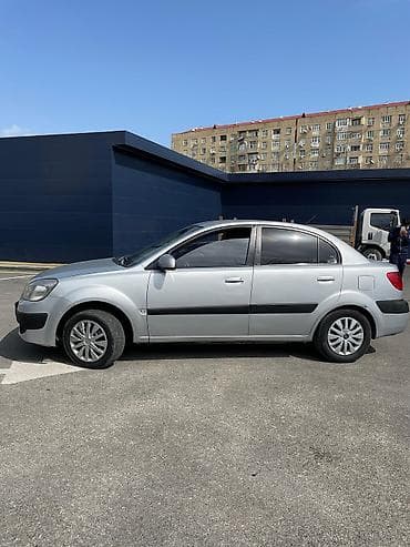Водный транспорт: Kia Rio sedan - Kuzov: sedan, gümüşü rəng - Mühərrik: benzin - — 3