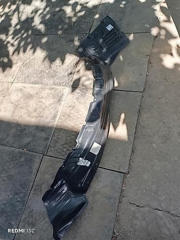 Mitsubishi Montero 2001–2002 sağ ön qanad içliyi (inner fender liner) — 3