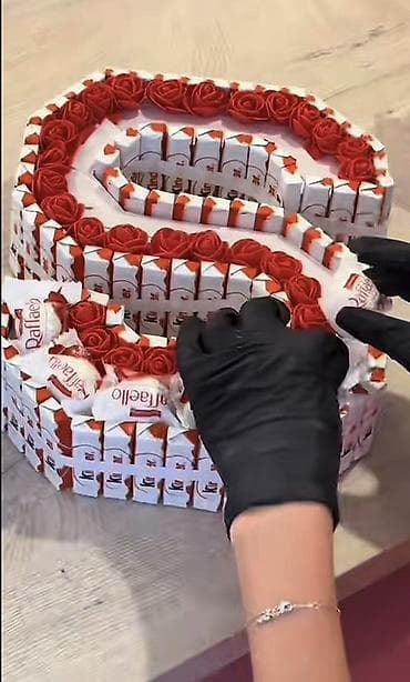 Raffaello Kinder ilə hərf şəklində şirniyyat kompozisiyası - 3D hərf — 6