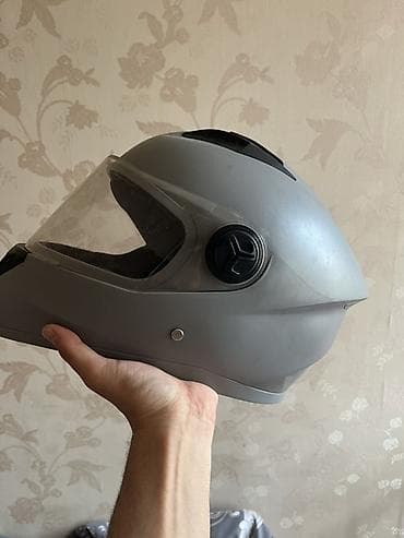 Moto kask satılır.Az istifadə olunub,problemsizdir.Metro:20 yanvar — 1