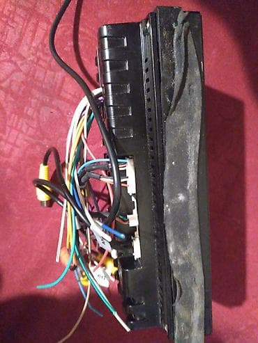 manitor avtomobil: Avtomobil üçün multimedia başlıq (2-DIN) Xüsusiyyətlər: - Sensor — 7