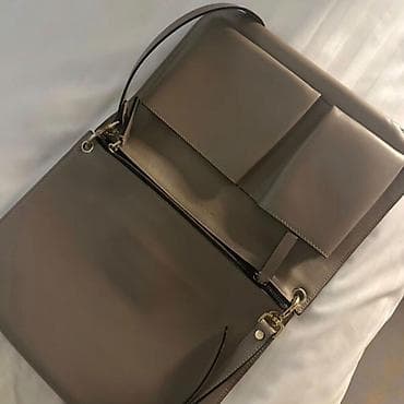 charles keith canta: Marni Leather Bag
Like new 
10/10
660 azn — 3