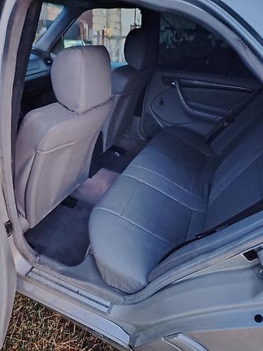 prius qapi: Model: Mercedes-Benz C-sinfi sedan (W202) Kuzov: 4 qapı, gümüşü rəng — 8