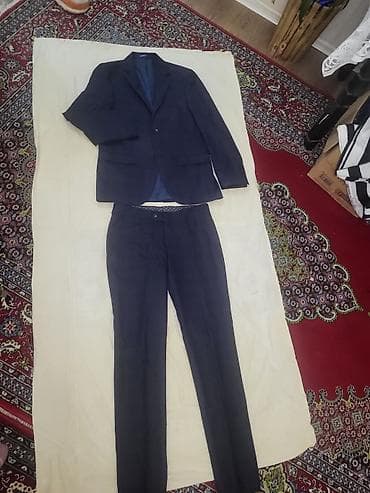 Костюмы: Klassik tünd mavi kişi kostyumu – 2 hissəli dəst: - Jaket: ikidüyməli — 2
