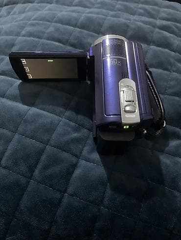 kamera satılır: Sony Handycam kamera satılır. Kamera tam işlək vəziyyətdədir. 80 GB — 3