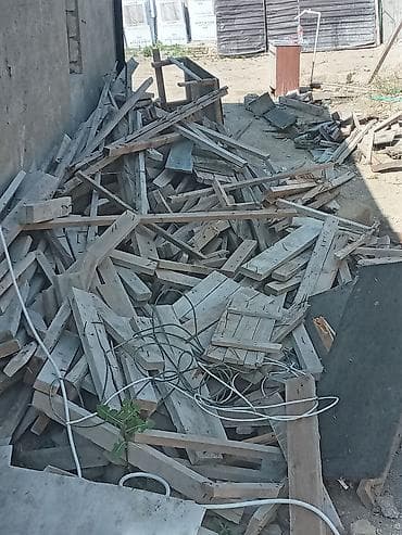yasilliq sekilleri: Məhsul: Tikinti qalıqları – taxta şalban və lövhə parçaları Təsvir: - — 2