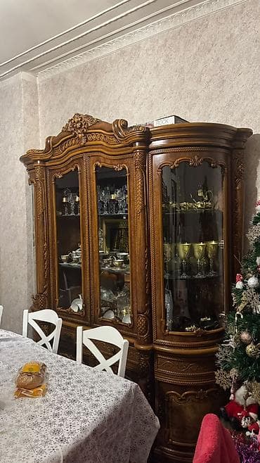 Malaziya mebelin qorkasi Tecili satilir. Teze kimi. Qiymet 130 azn