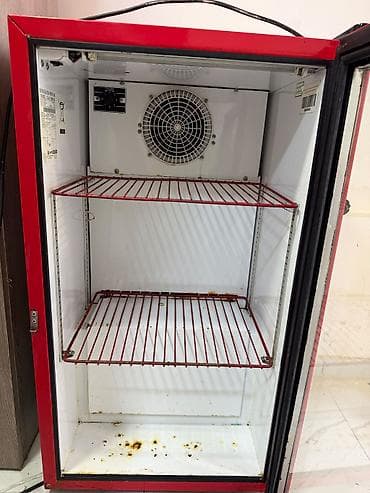 Sanden Intercool vitrin soyuducu. - Şüşə ön qapılı, qırmızı korpus - — 3