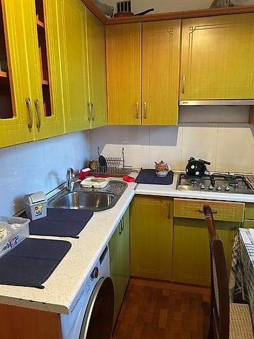 Bakının mərkəzində, Sahil metrosu yaxınlığında 2 otaqlı köhnə tikili — 2