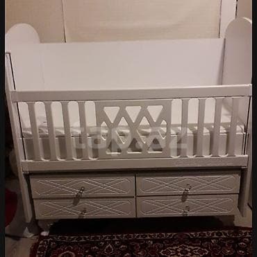 Oğlan və qız üçün, Yeni, Dördbucaq, Beşik, Dəstsiz, Matras ilə, Yellənmə mexanizm ilə