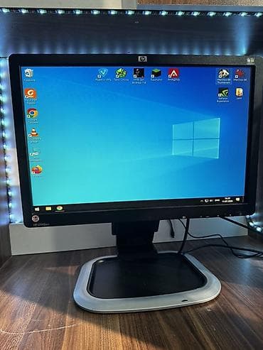 komputer dest: HP L1945wv LCD monitor - Ekran diaqonalı: 19" - Format: 16:10 - — 3