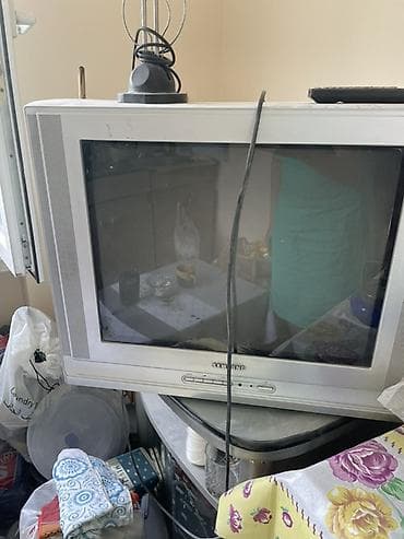 televizo: Samsung kineskop televizor ve televizor altligi - Ekran: təxminən — 2