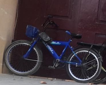 vela: Uşaq/yeniyetmə üçün şəhər/dağ tipli velosiped. Xüsusiyyətlər: - Rəng — 1