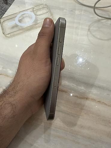 iphon 10: IPhone 15 Pro, 128 GB, Gümüşü, Face ID — 6