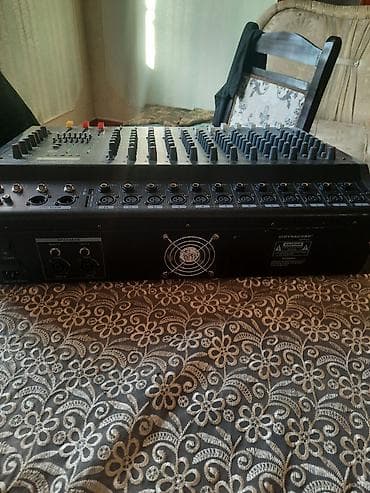 maşın velosiped: Dynacord 550x2 fleşkart gedir 12 kanaldı hər bir funksiyası işdiyir — 4