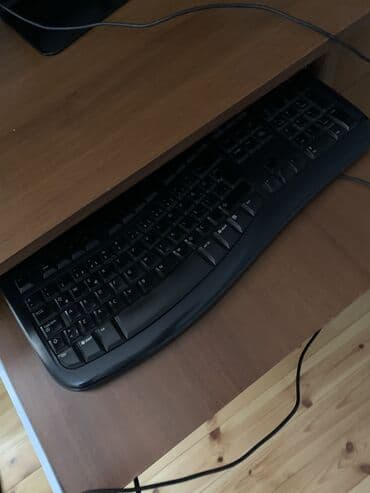 Masaüstü kompüterlər və iş stansiyaları: Salm İdeal vəzyətdədir windows 7dir dəişib 10 etmək lazımdır. Yaddaş — 10