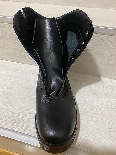 yarı botinkalar: Məhsul: Qara iş/ordu tərzli kişi botları Xüsusiyyətlər: - Material — 9