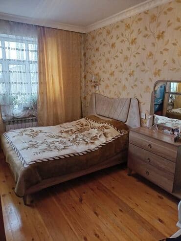 9 ci mikrorayon satilan evler: Bakı, Qaraçuxur qəs., 3 otaqlı, Köhnə tikili, 70 kv. m — 3