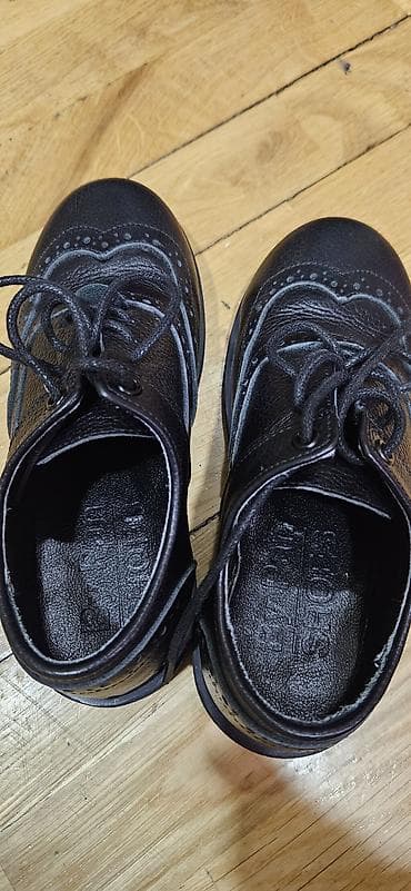 Donlar: Uşaq üçün klassik qara broq üslublu ayaqqabı. Yeni kimidir. 2 defe — 3