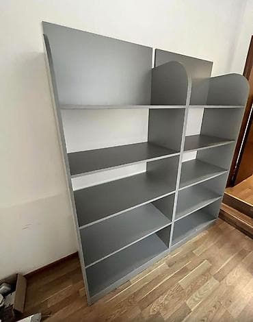 Yeni vilttin Eni 90 Hündürlüyü 2.05 Derinliyi 45 sm Qiymet : 60 azn