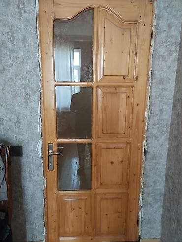 Taxta otaq qapısı – şüşəli model - Material: təbii ağac (şam