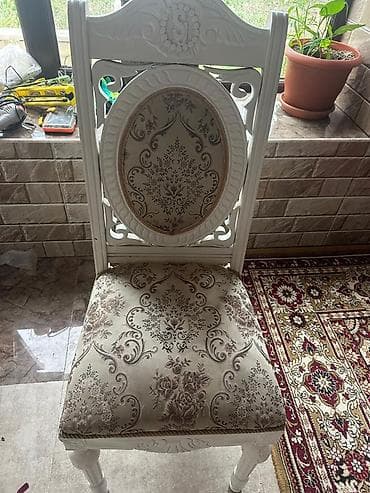 bag stullari: Klassik üslubda yemək otağı dəsti Tərkib: - Açar mexanizmi olan iri — 4