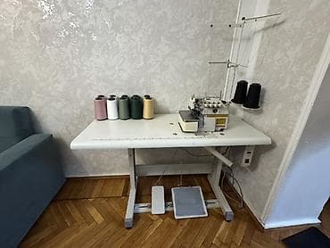 3 birinde printer: Sənaye overlok tikiş maşını – Yamata (4 iplik) Təsvir: - Yamata — 5