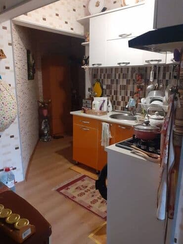 9 ci mikrorayon satilan evler: Bakı, 3 otaqlı, Köhnə tikili, 70 kv. m — 6