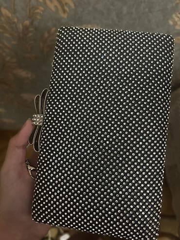 xbox gamepad: 35 azn alinib.20 azn satilir cəmi 1 defe goturulub.Qaşları falan her — 2