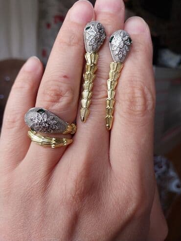 italyan qizili: Dəstə daxildir: Sırğa — 1