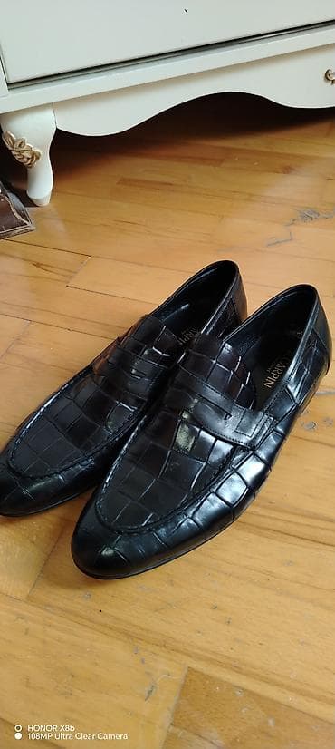 Satışda kişi ayaqqabıları dəsti 1) Qara dəri loafer - Üst: parlaq