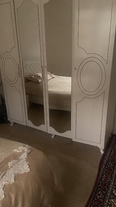 masa jurnal: İkinəfərlik çarpayı, Dolab — 2