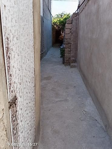 Satılır: həyət evi (küləkaltı, bağlı həyət) - Plan: 1 mərtəbə, ayrı — 2