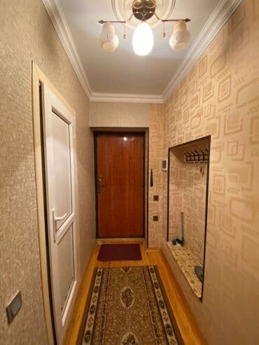 9 mkr 3 otaqli evler: Neftçilər metrosu yanında, Komfort tərəfdən çıxışda, Xruşovka layihəli — 9