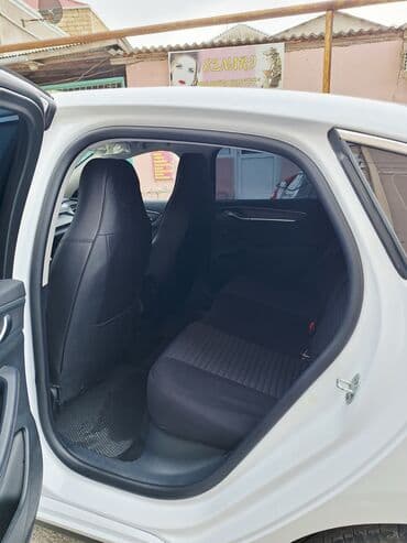 kia optima 2021: BYD Qin Plus DM-i sedan - Kuzov: ağ rəng, liftbek tipli arxa qapı ilə — 4