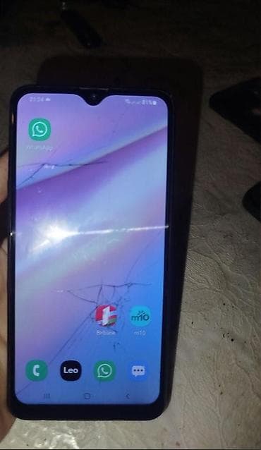 android: Samsung Galaxy A10, 32 GB, rəng - Qara, Qırıq — 1