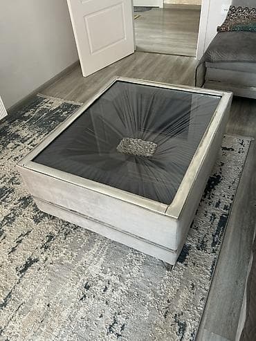 pc masaları: Kvadrat formalı salon masası - Dizayn: Yumşaq toxumalı, açıq boz — 2
