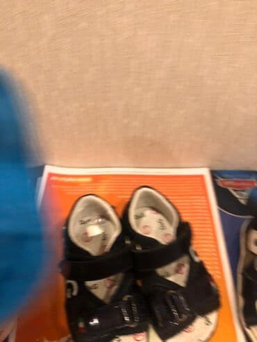 usaq ucun ayaqqabilar: Bossonojki ve yay ayaqqabi,hamisi 21 razmer .Bossonojki ortopedik — 4