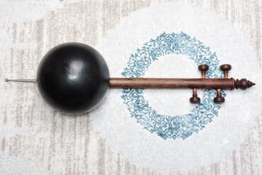 Saz: Kamança xalq çalğı aləti. Çox dəyərlidir. Üstündə çexol, əlavə simlər — 8