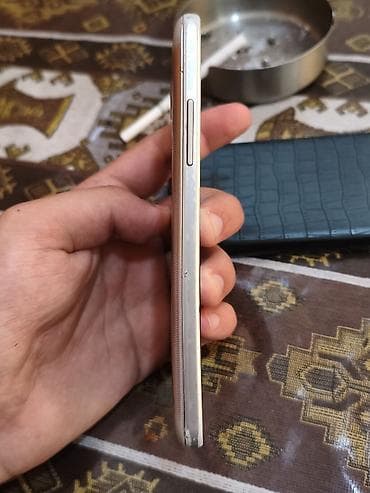 ses aparatı: Samsung J210, 8 GB, rəng - Qızılı, İki sim kartlı — 4