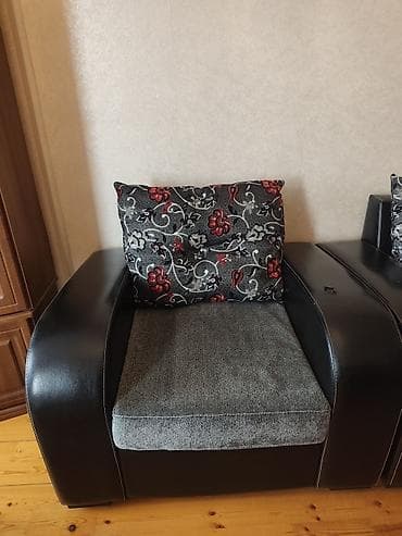 i̇şlənmiş divan: Künc divan, İşlənmiş, Açılan, Bazasız, Dəri, Çatdırılma yoxdur — 3