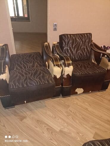 Di̇van-kravat, Açılan