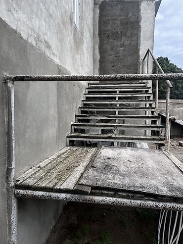 taxta salban: İşlənmiş Pilləkən məhəccəri, Polad — 1