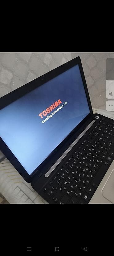 Toshiba Satellite noutbuku - Ekran: 15.6" (parlaq panel) - Prosessor