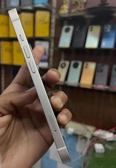 telfon gence: IPhone 13, Ağ, Face ID — 4