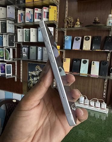 telefon iphone 16: IPhone 16, 128 GB, Ağ, Zəmanət, Simsiz şarj, Face ID — 8