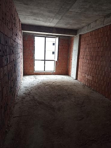 midada ev satilir: 7-ci mikrorayon, 2 otaqlı, Yeni tikili, m. Azadlıq Prospekti, 90 kv. m — 1