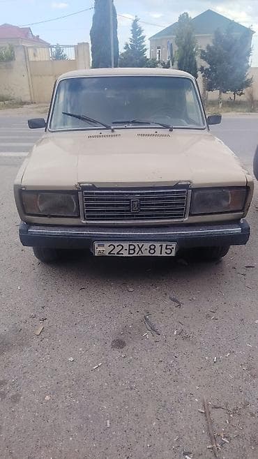 2107 ucuz: VAZ 2107 sedan - Kuzov: 4 qapılı, bej rəng - Mühərrik: benzin - — 2